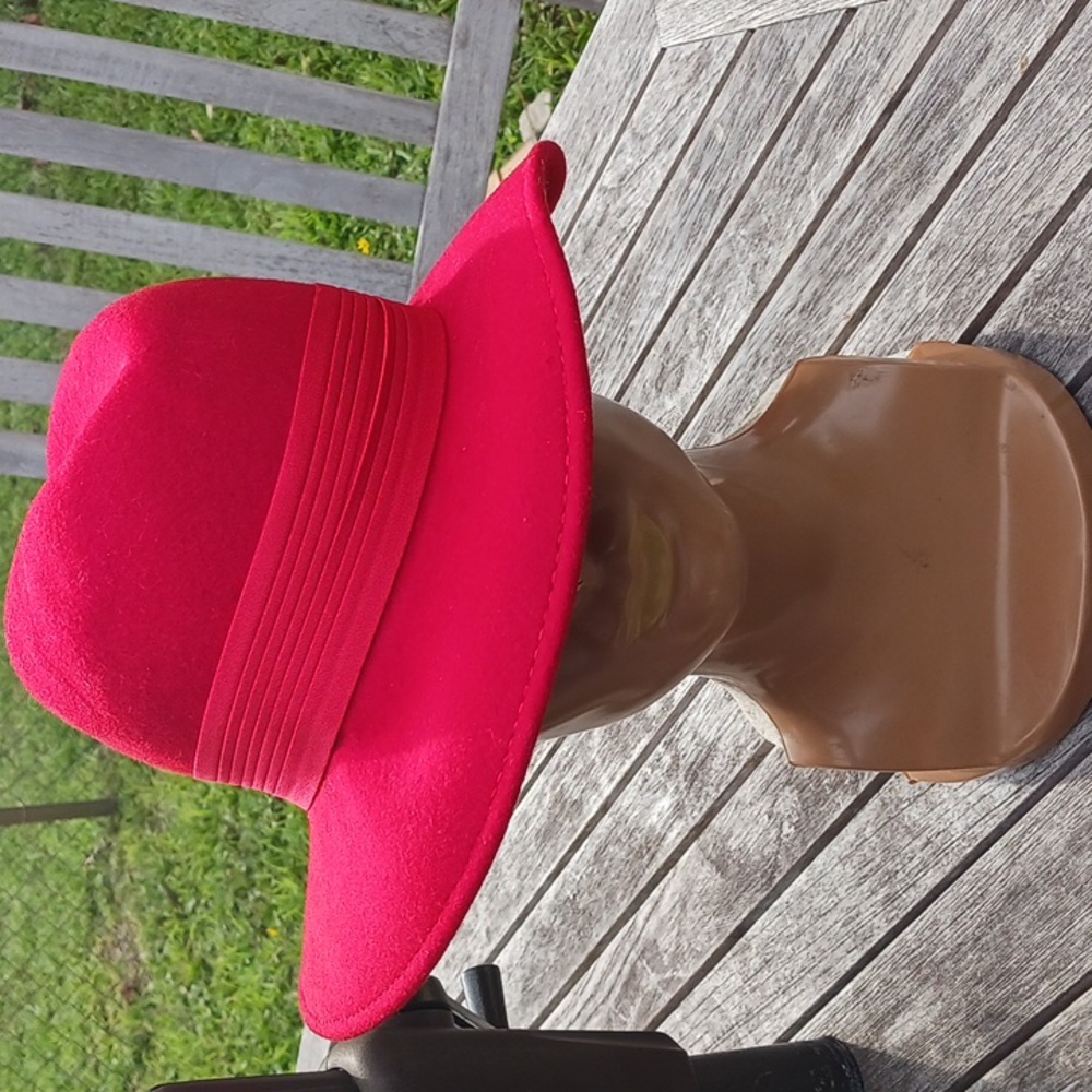HAT VINTAGE RED WOOL